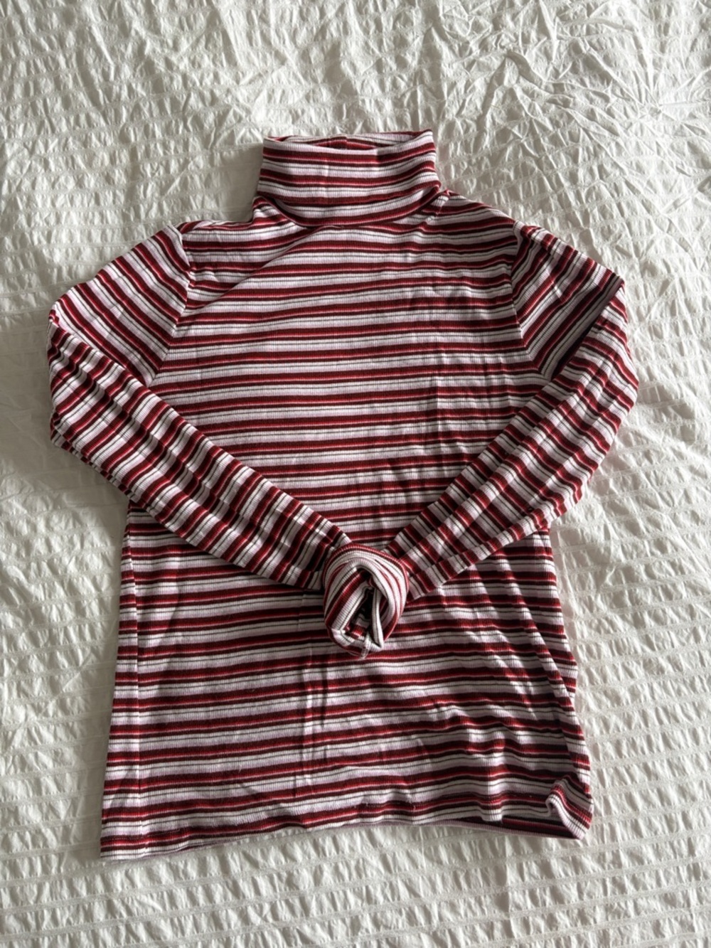 LEVI’S Striped Turtleneck 💖💋❣️